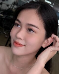 chọn má hồng theo dáng mặt