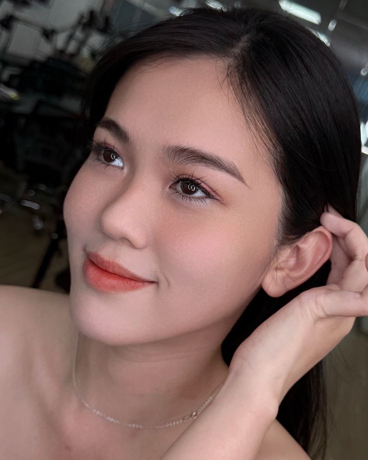 chọn má hồng theo dáng mặt