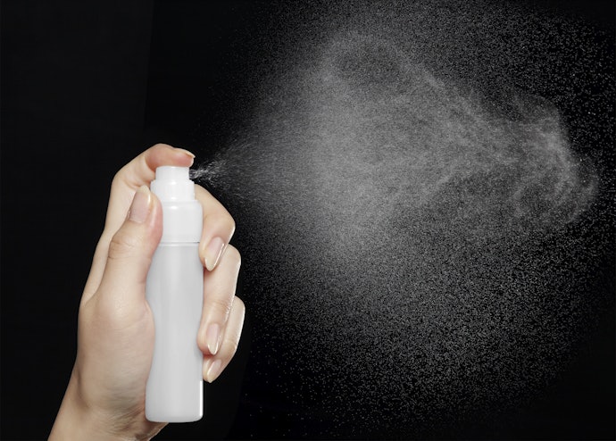 dùng xịt khoáng trước và sau makeup