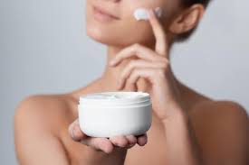 dưỡng ẩm trước khi đánh nền