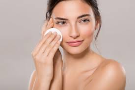 dưỡng da hàng ngày nếu makeup thường xuyên