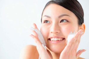 dưỡng da trước khi trang điểm