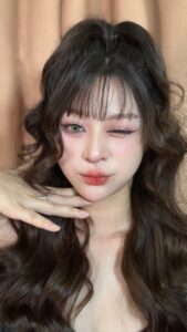 kiểu tóc phù hợp khi makeup