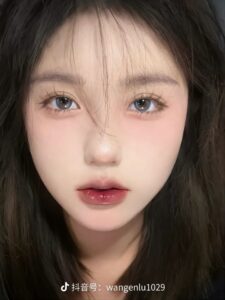 makeup cho mặt tam giác