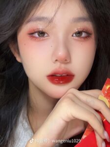 makeup cho mặt trái xoan