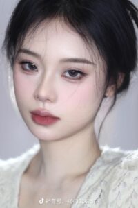 makeup cho mặt vuông