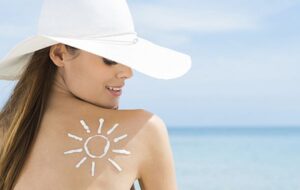 makeup chống nắng khi đi biển