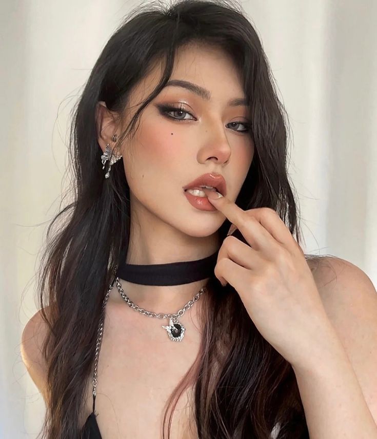 makeup tone tây đi tiệc