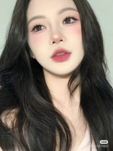 phối màu mắt và môi cùng tone