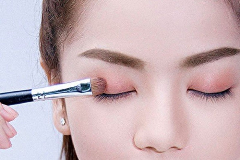 học makeup da dầu tại nhà