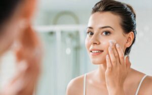 học makeup da dầu tại nhà