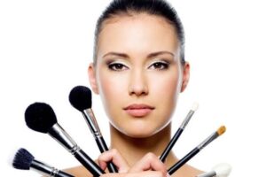học makeup tiết kiệm chi phí
