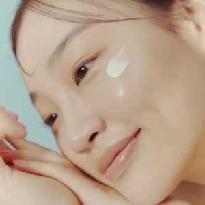 kem nền nhẹ tự nhiên đi làm