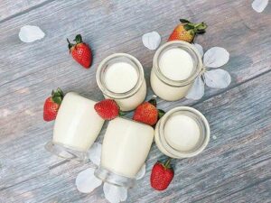 làm đẹp bằng bột nghệ và sữa chua