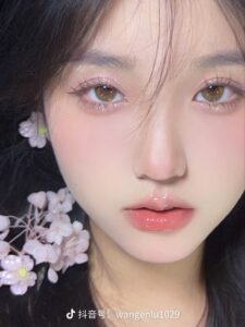 makeup tone hồng nhẹ nhàng
