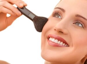 mẹo makeup giấu sẹo