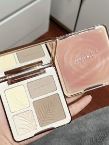 sản phẩm makeup tự nhiên