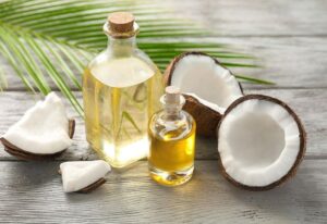 Dưỡng môi bằng dầu dừa