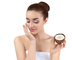 Dưỡng môi bằng dầu dừa