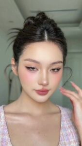 Học makeup chống trôi khi đi mưa