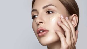 da dầu nên dưỡng gì trước makeup