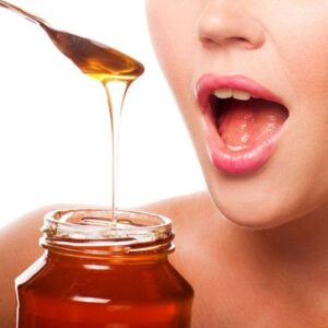 dưỡng môi bằng mật ong