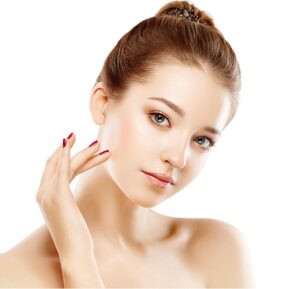 lăn đá lạnh trước makeup