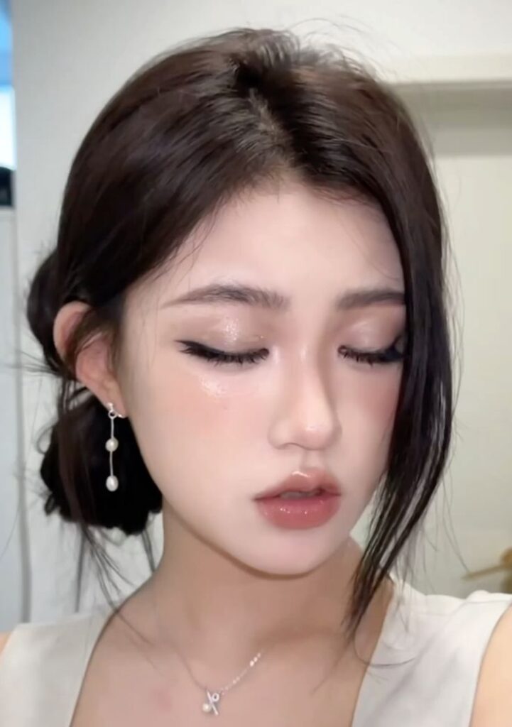 makeup che xương hàm to