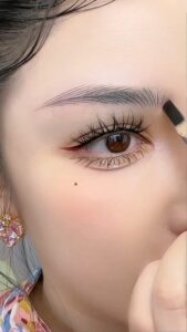 makeup chỉnh dáng lông mày