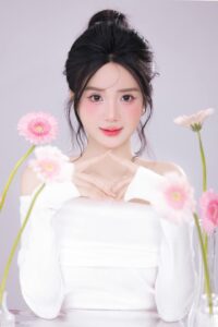 makeup đi tiệc nổi bật