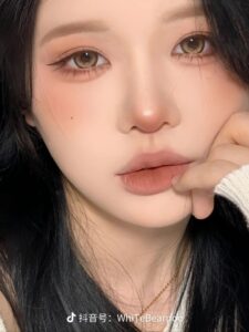 makeup tiệp màu da