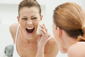 sai lầm khi tẩy trang