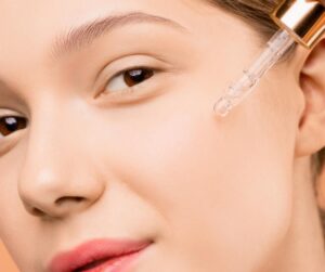 dưỡng ẩm da trước trang điểm
