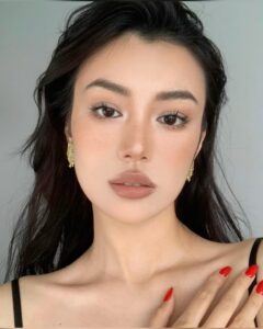 makeup tone nude cho người mới