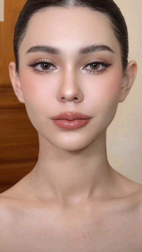 tone nude trang điểm