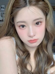 makeup nhẹ nhàng công sở