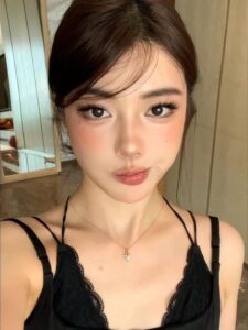 makeup tự nhiên tone cam